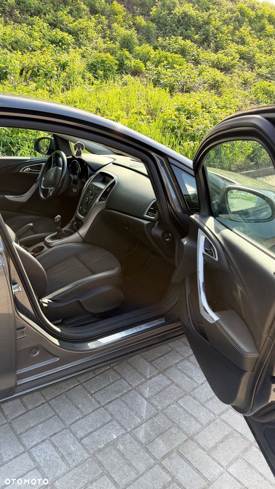 Opel Astra 1.4 T Cosmo - 10