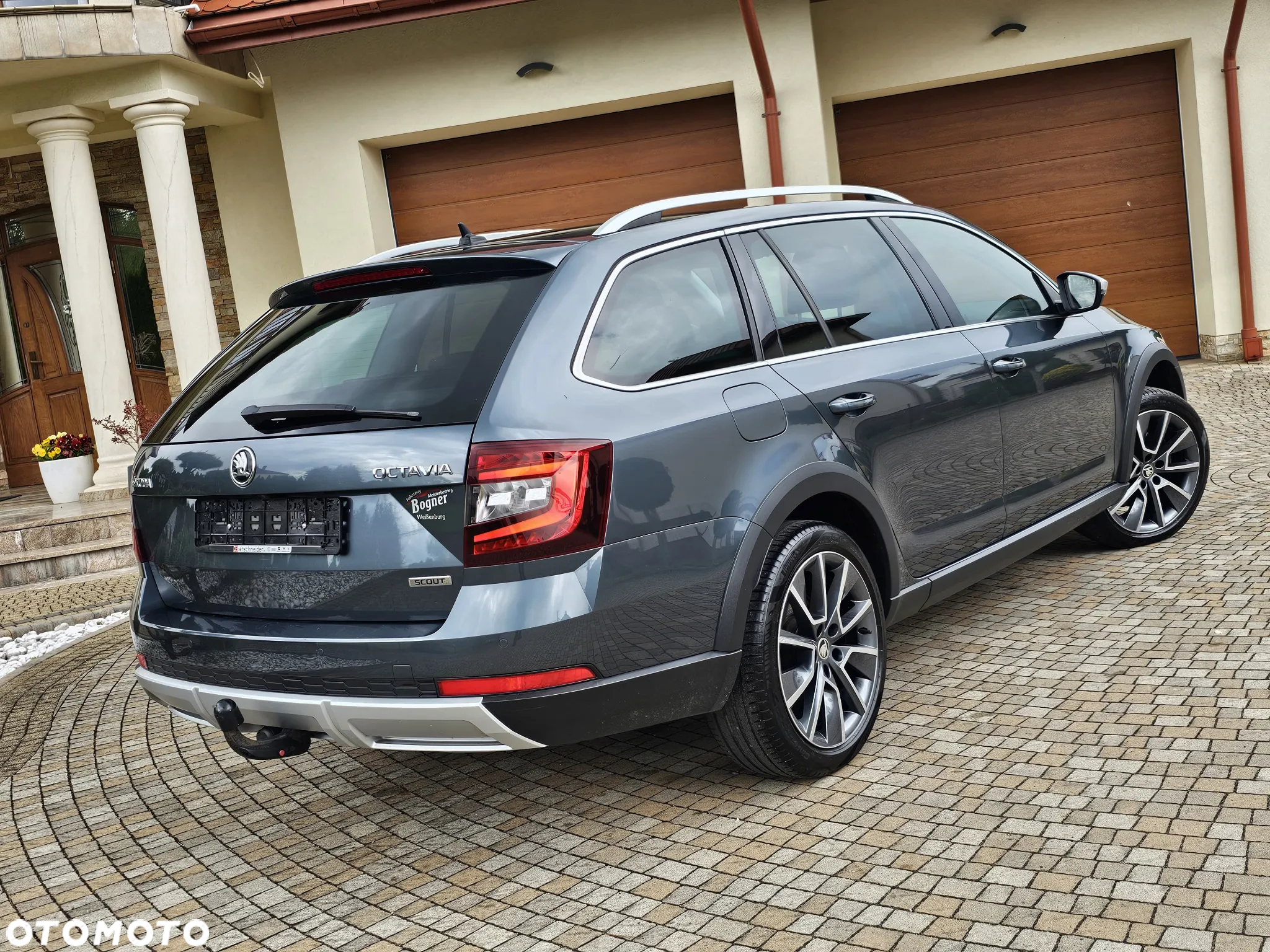 Skoda Octavia Combi 2.0 TDI 4x4 DSG Scout - 16