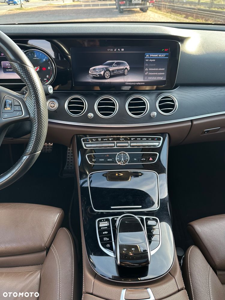 Mercedes-Benz Klasa E 220 d 4-Matic All-Terrain - 24