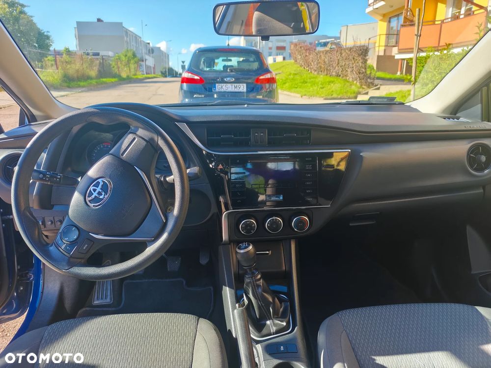 Toyota Corolla 1.6 Active - 11