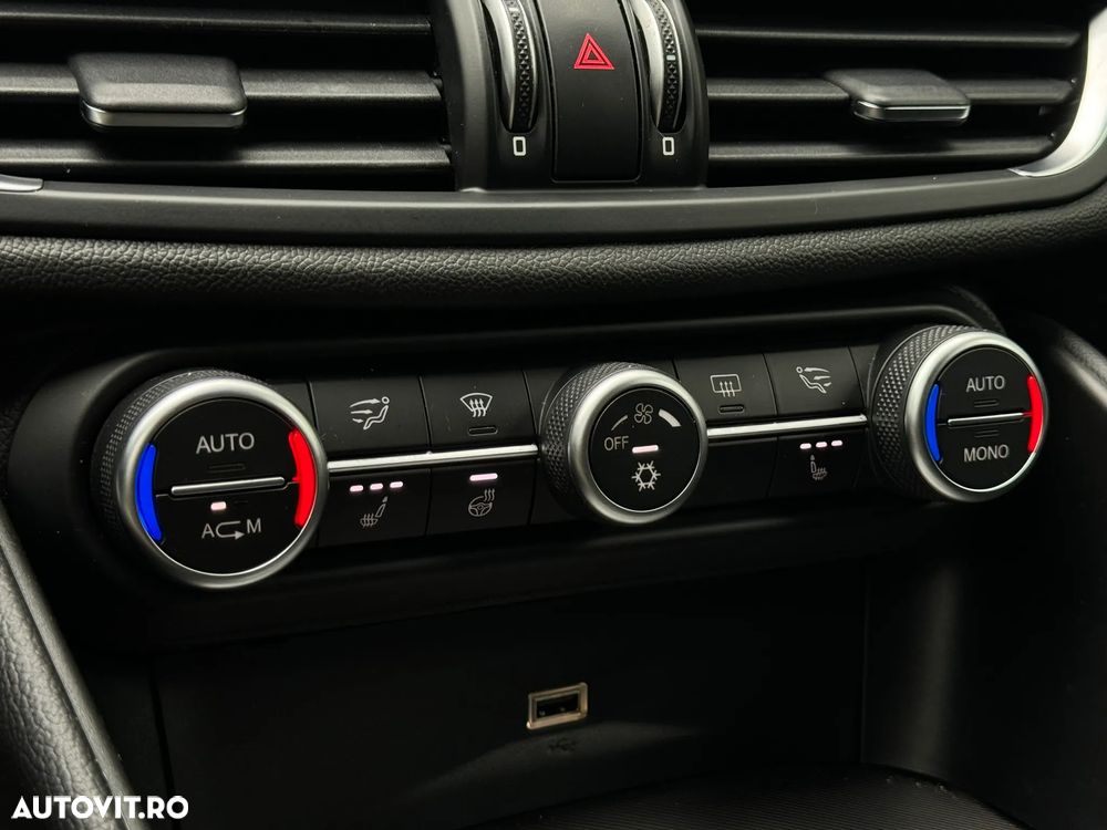Alfa Romeo Giulia 2.0 Turbo AWD AT8 Veloce - 22