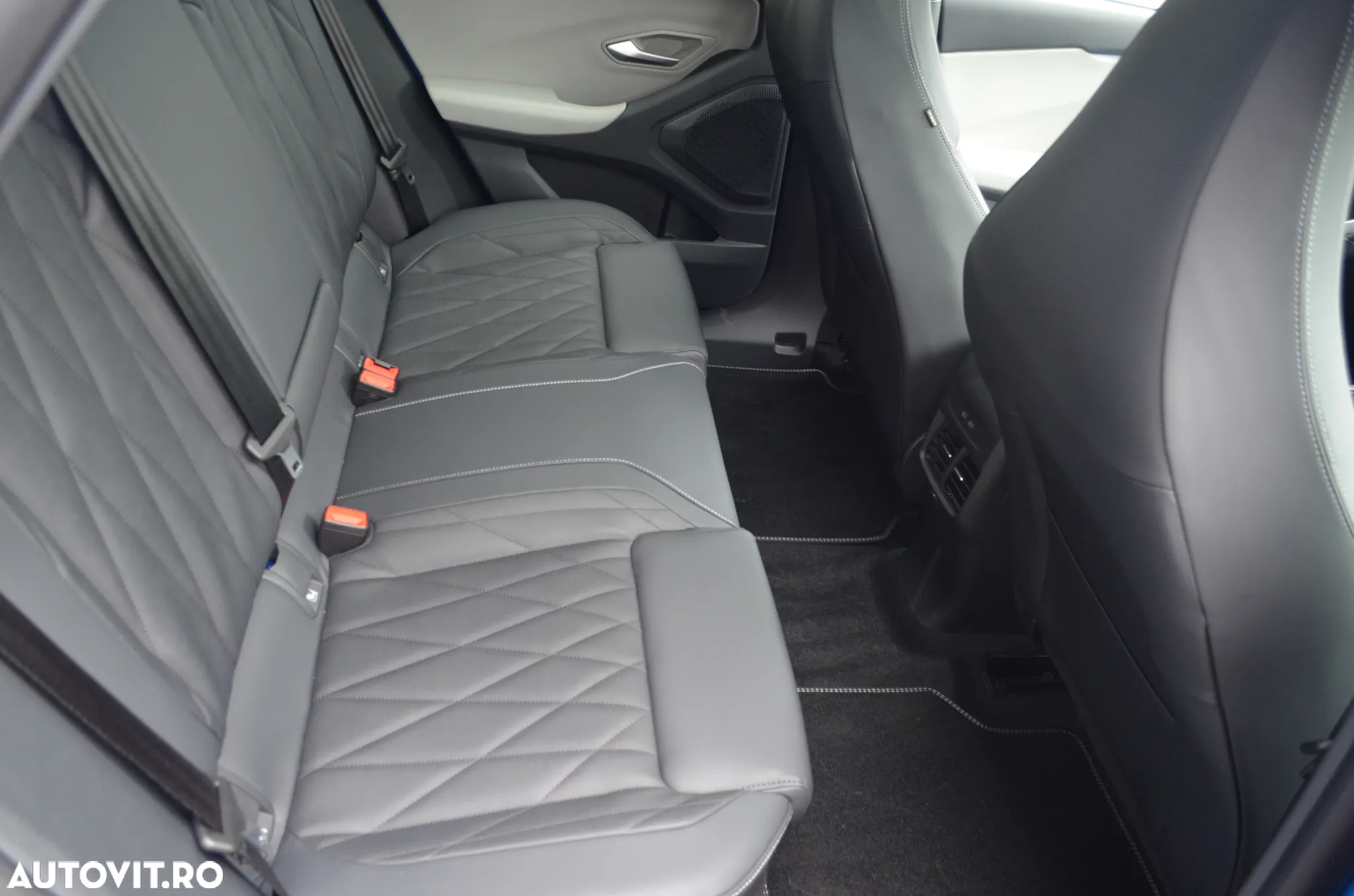 Ford Explorer AWD 79 kWh Extended Range Premium - 9