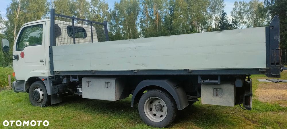 Nissan CABSTAR - 9