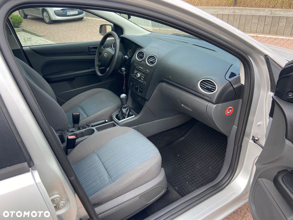 Ford Focus 1.6 Ambiente - 13