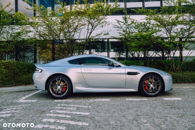 Aston Martin V8 Vantage 4,7 SportShift - 2