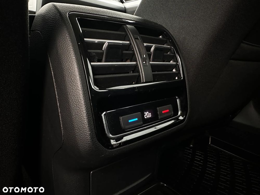 Volkswagen Passat 1.6 TDI (BlueMotion Technology) DSG Comfortline - 23