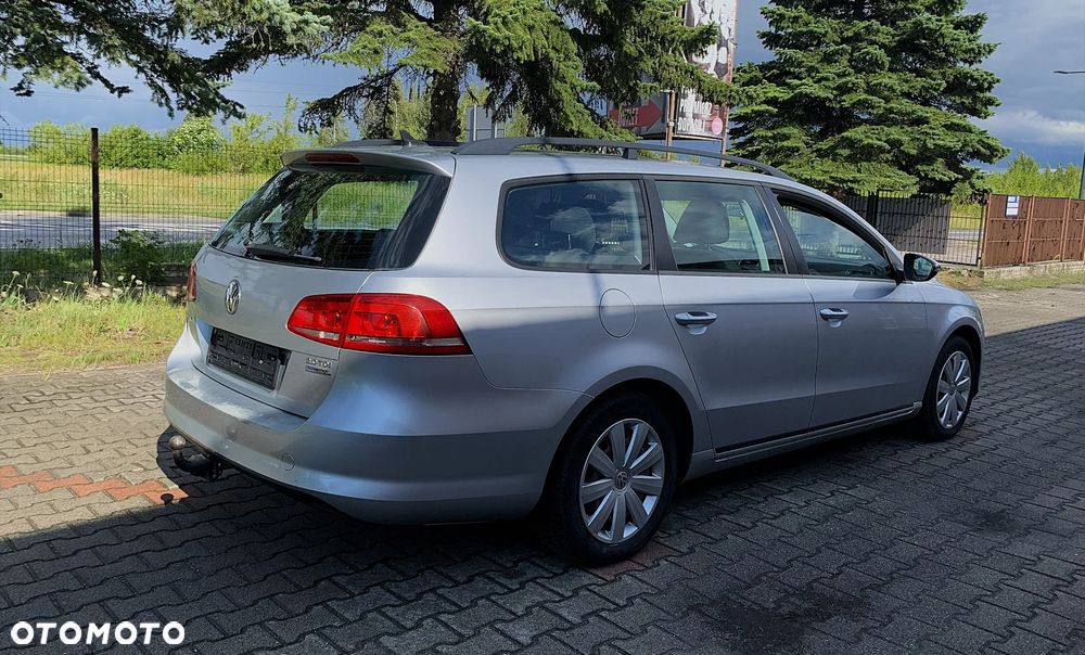 Volkswagen Passat 2.0 TDI DPF BlueMotion Technology Comfortline - 6