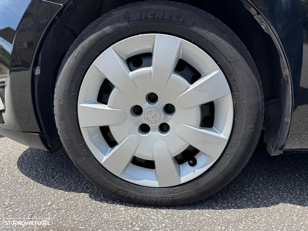Toyota Auris 1.4 D-4D - 19