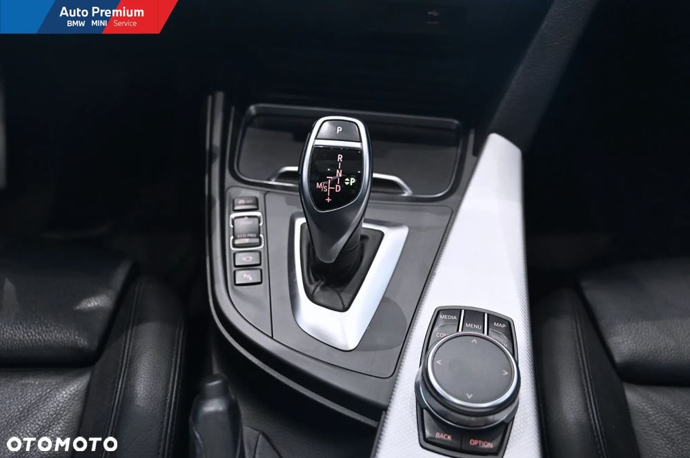BMW Seria 3 320d xDrive - 19