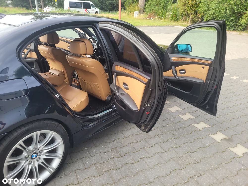 BMW Seria 5 530d Sport-Aut Edition Sport - 14