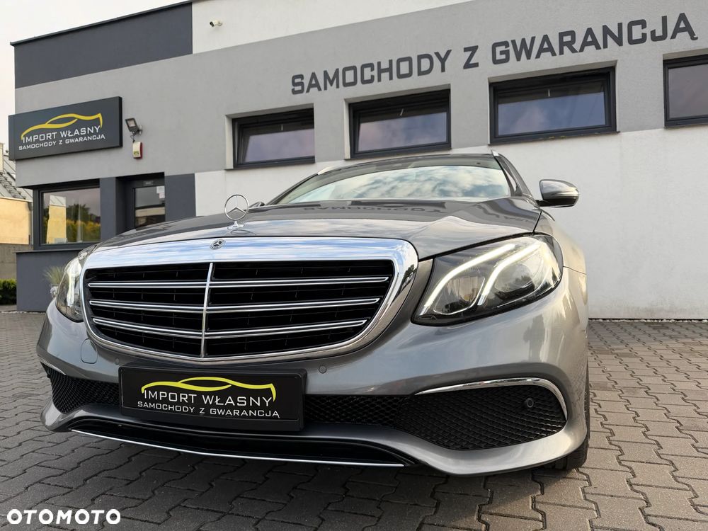 Mercedes-Benz Klasa E 220 d 4-Matic 9G-TRONIC - 33