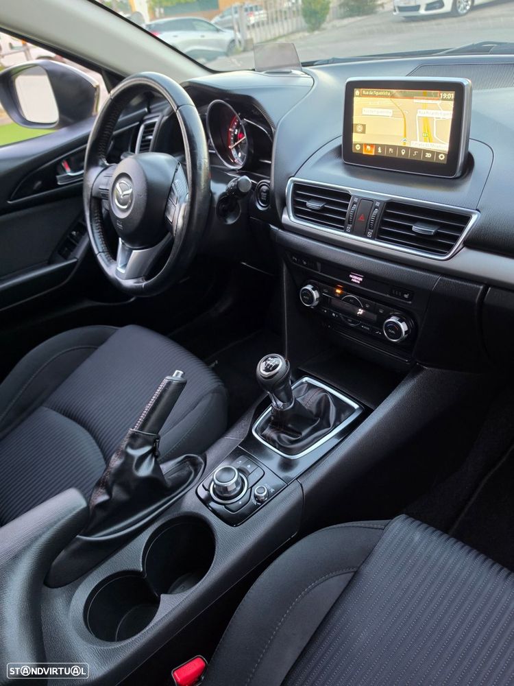 Mazda 3 Hatchback 1.5 Sky-D Excellence Navi - 31