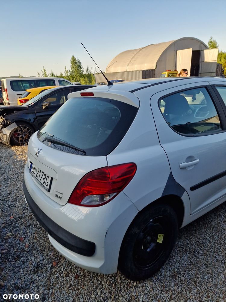 Peugeot 207 - 3