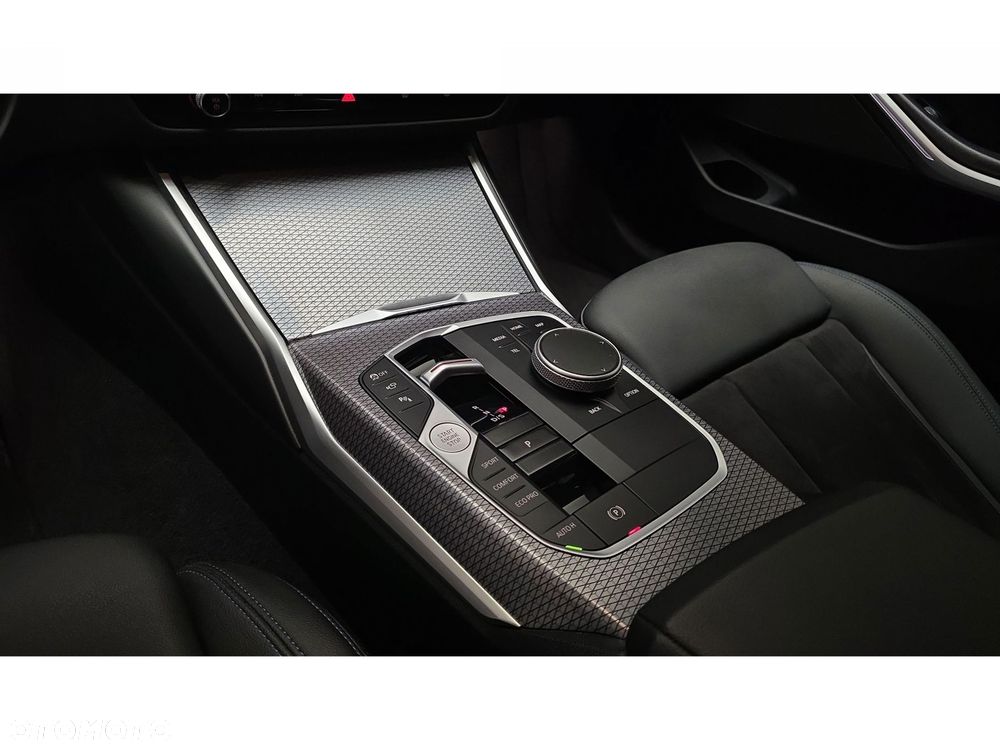 BMW Seria 3 320d xDrive M Sport - 22