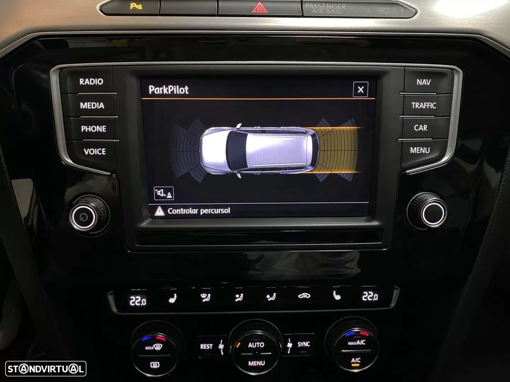 VW Passat Variant 2.0 TDi Confortline - 12