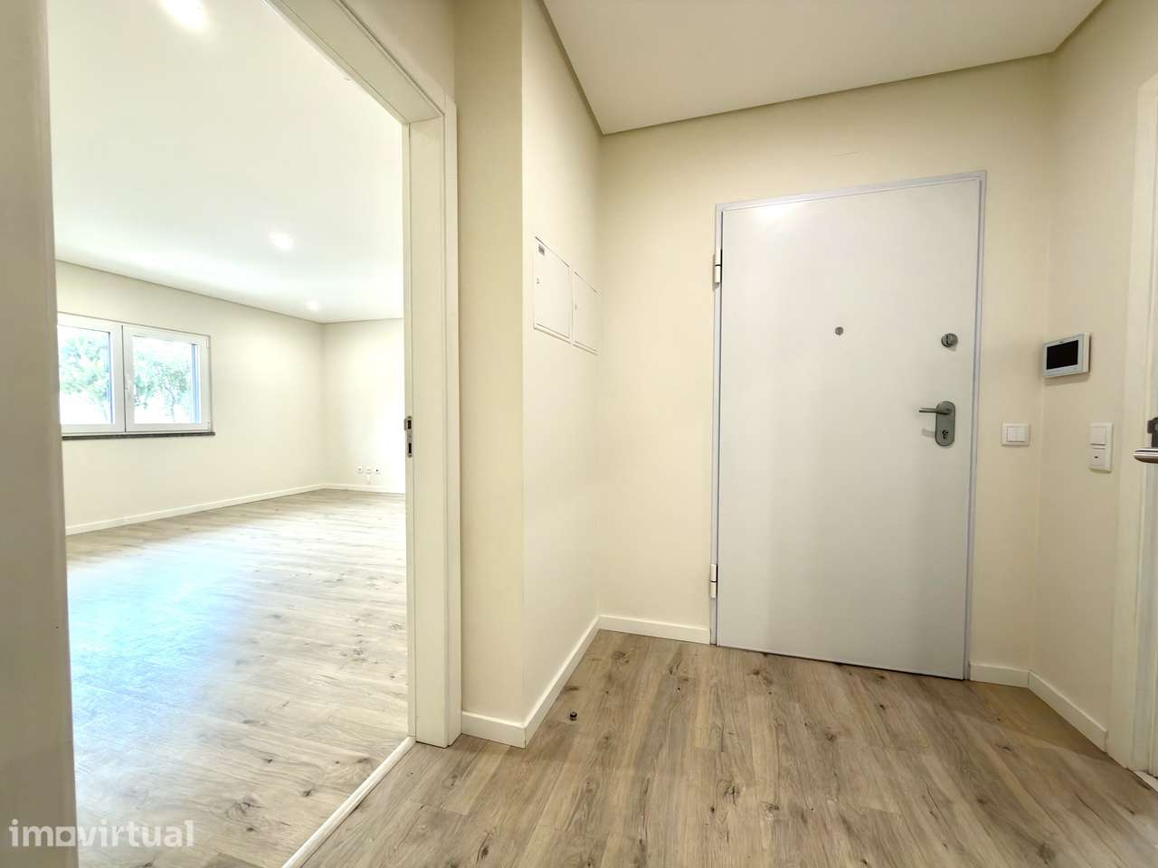 Apartamento T2 com Garagem Box para 3 carros - Grande imagem: 3/19