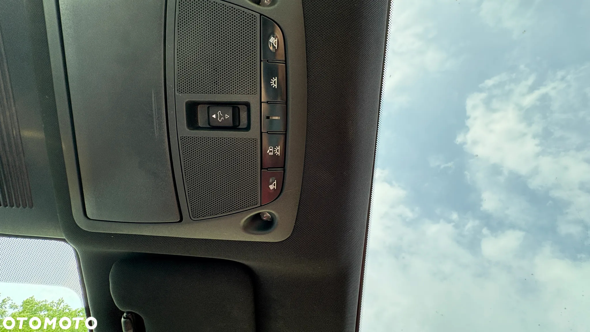 Infiniti Q60 2.0t Sport - 27