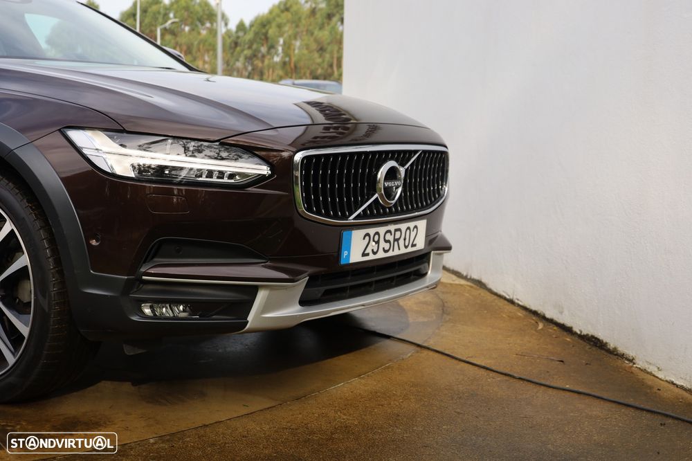 Volvo V90 Cross Country 2.0 D4 Pro AWD Geartronic - 9