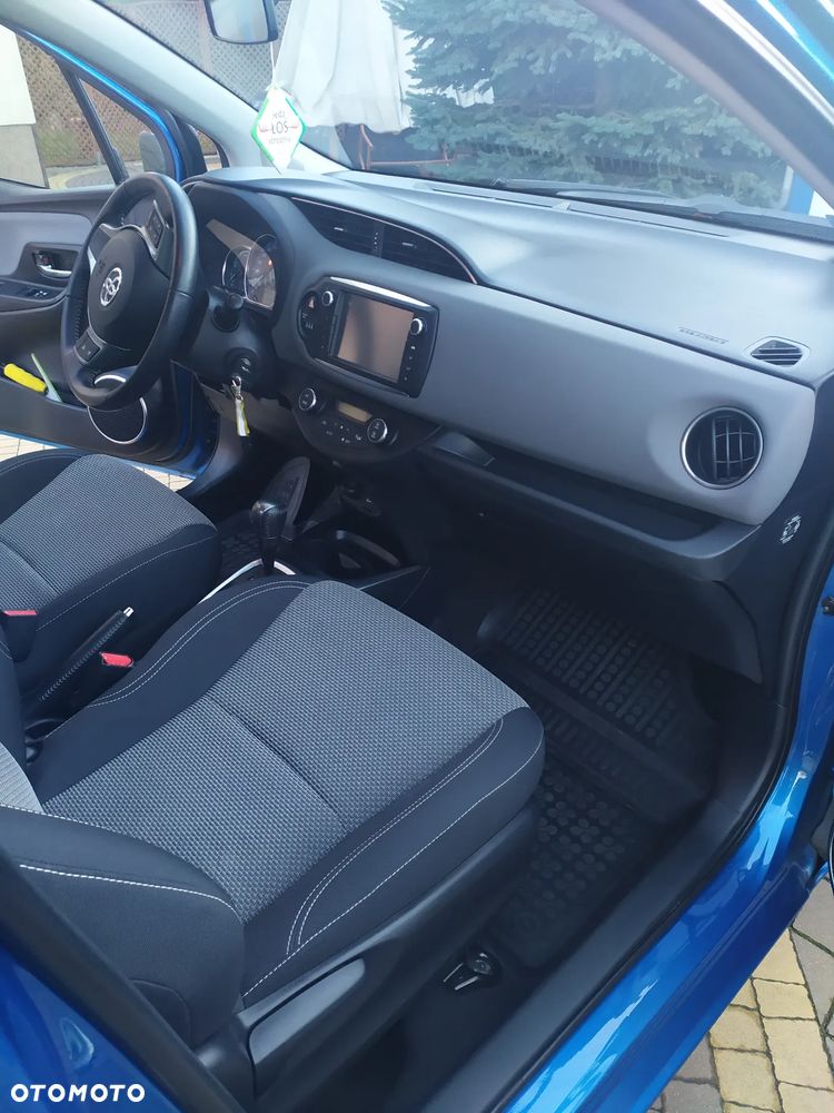 Toyota Yaris Hybrid 100 Active EU6 - 9