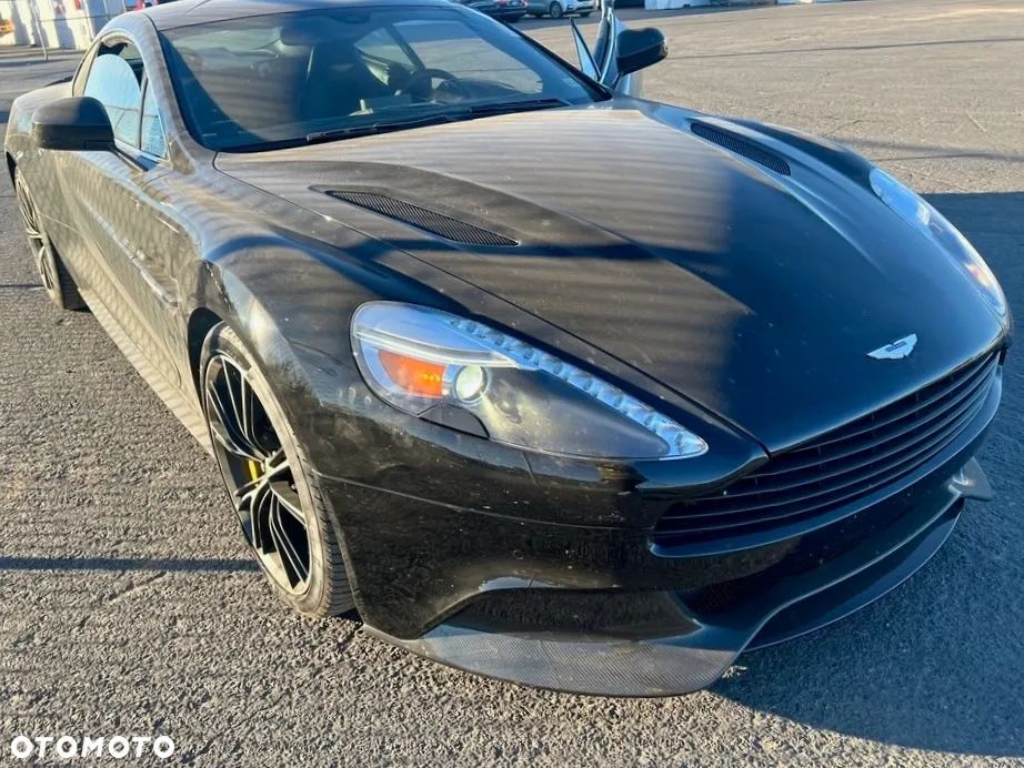 Aston Martin Vanquish Coupe - 14