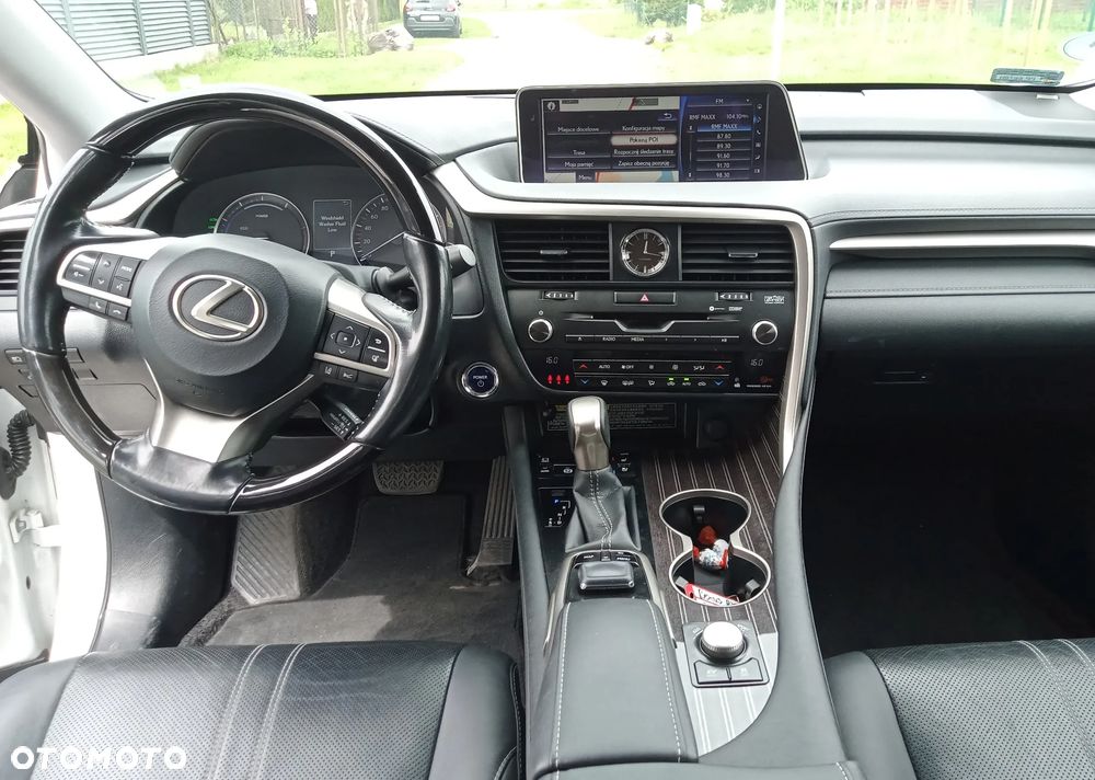Lexus RX - 12