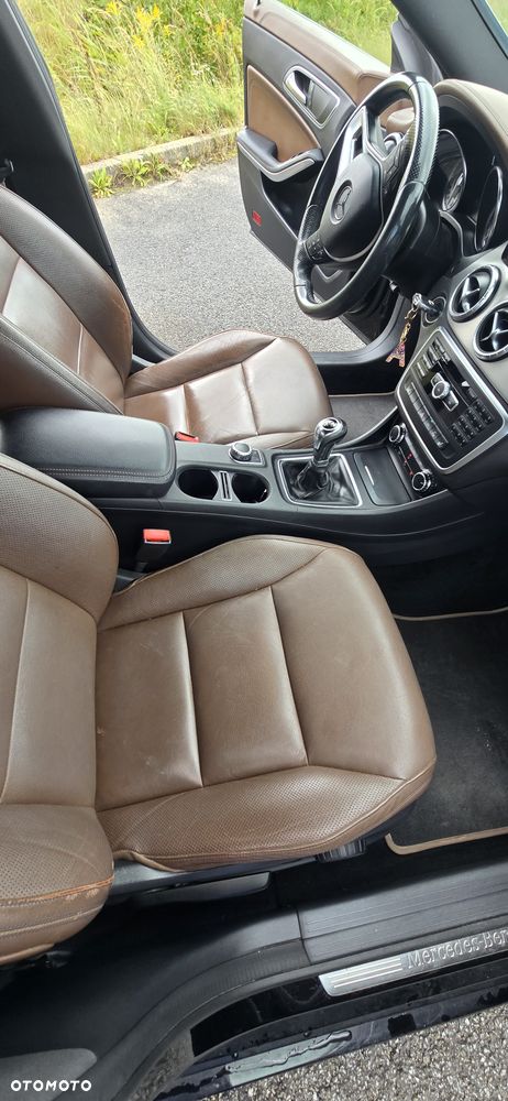 Mercedes-Benz CLA 200 - 12