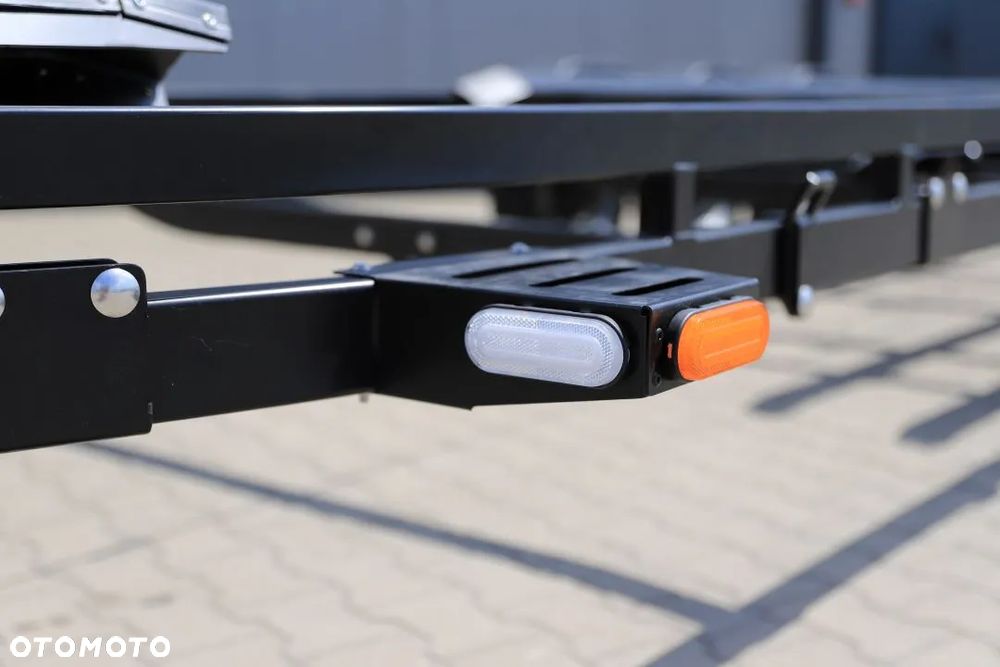 Lorries Przyczepa Podłodziowa PP35-9825 w Kolorze Czarnym Do Łodzi Max 9.8 M DMC 3500 kg Tylne Lampy LED - 14