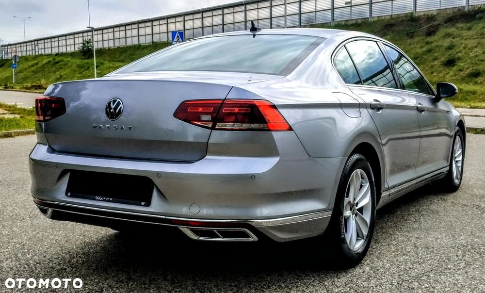 Volkswagen Passat 2.0 TDI EVO Elegance DSG - 4
