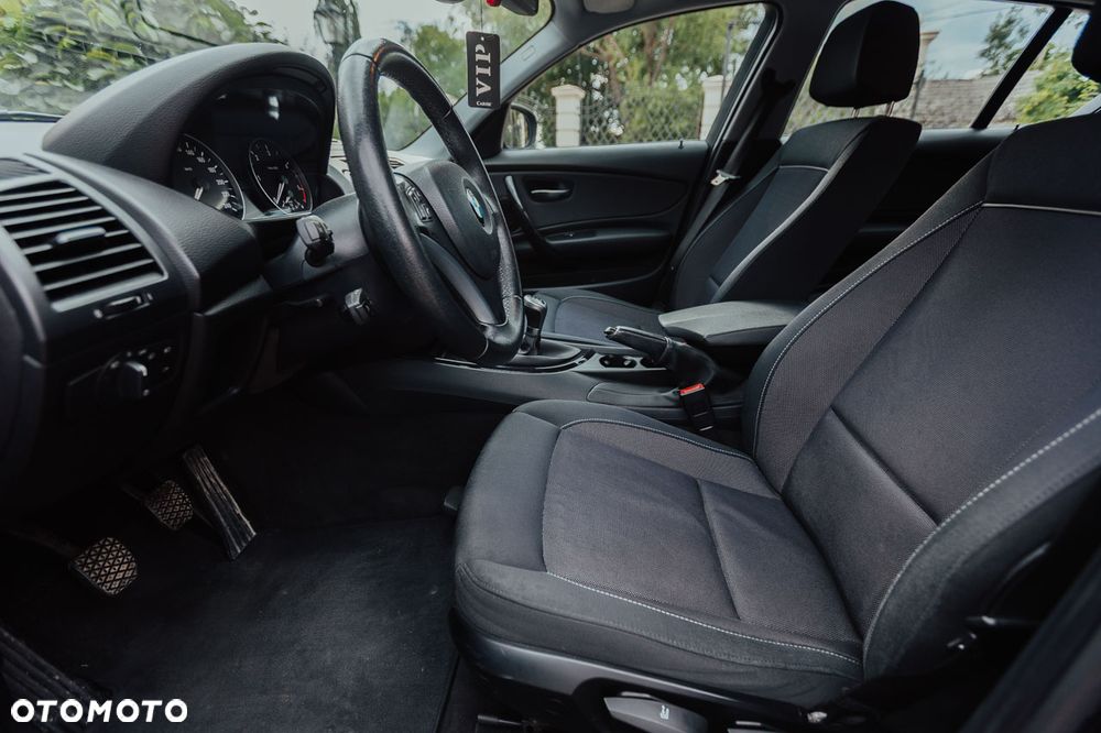 BMW Seria 1 116d - 32