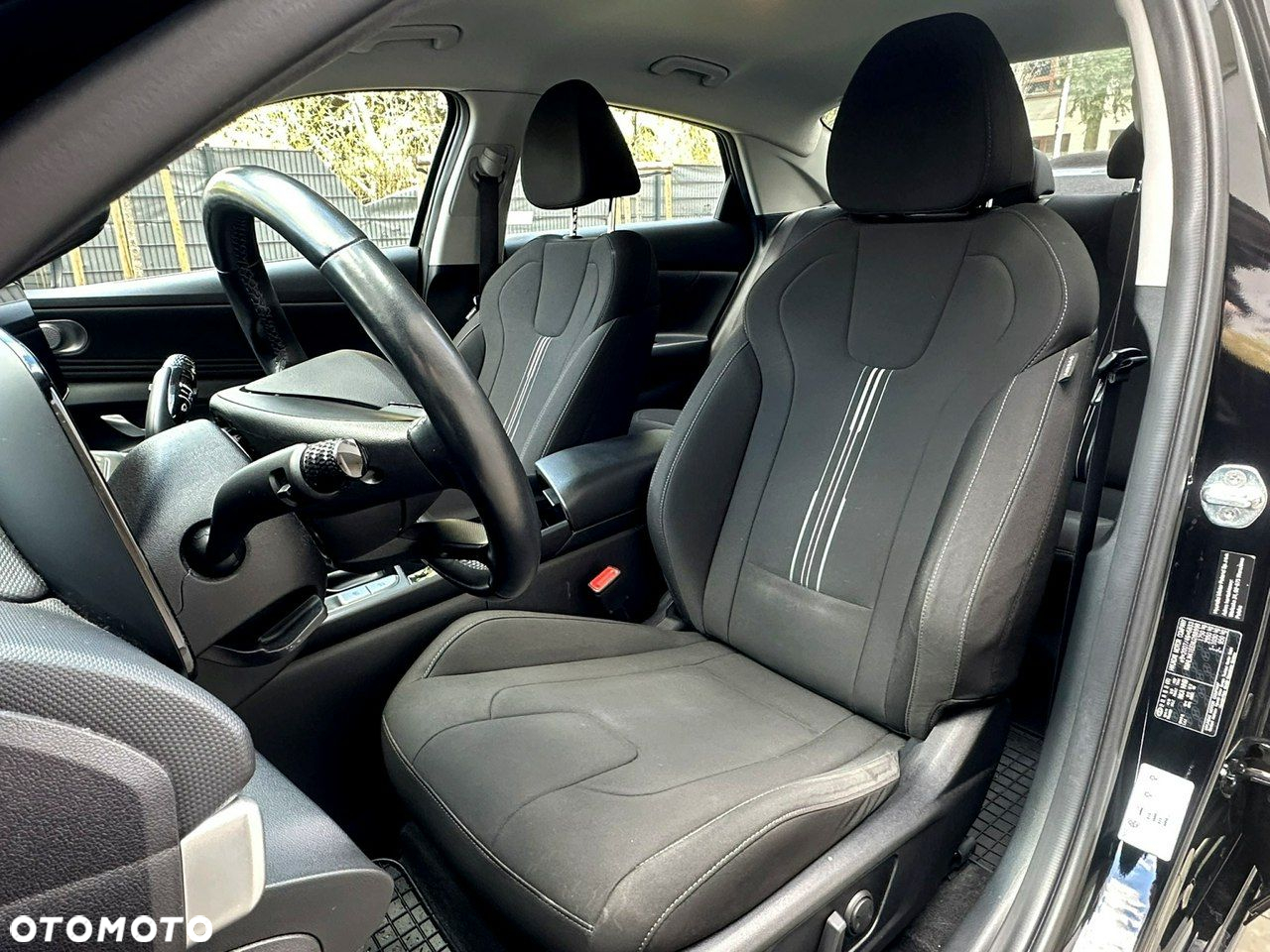 Hyundai Elantra 1.6 Executive CVT - 14