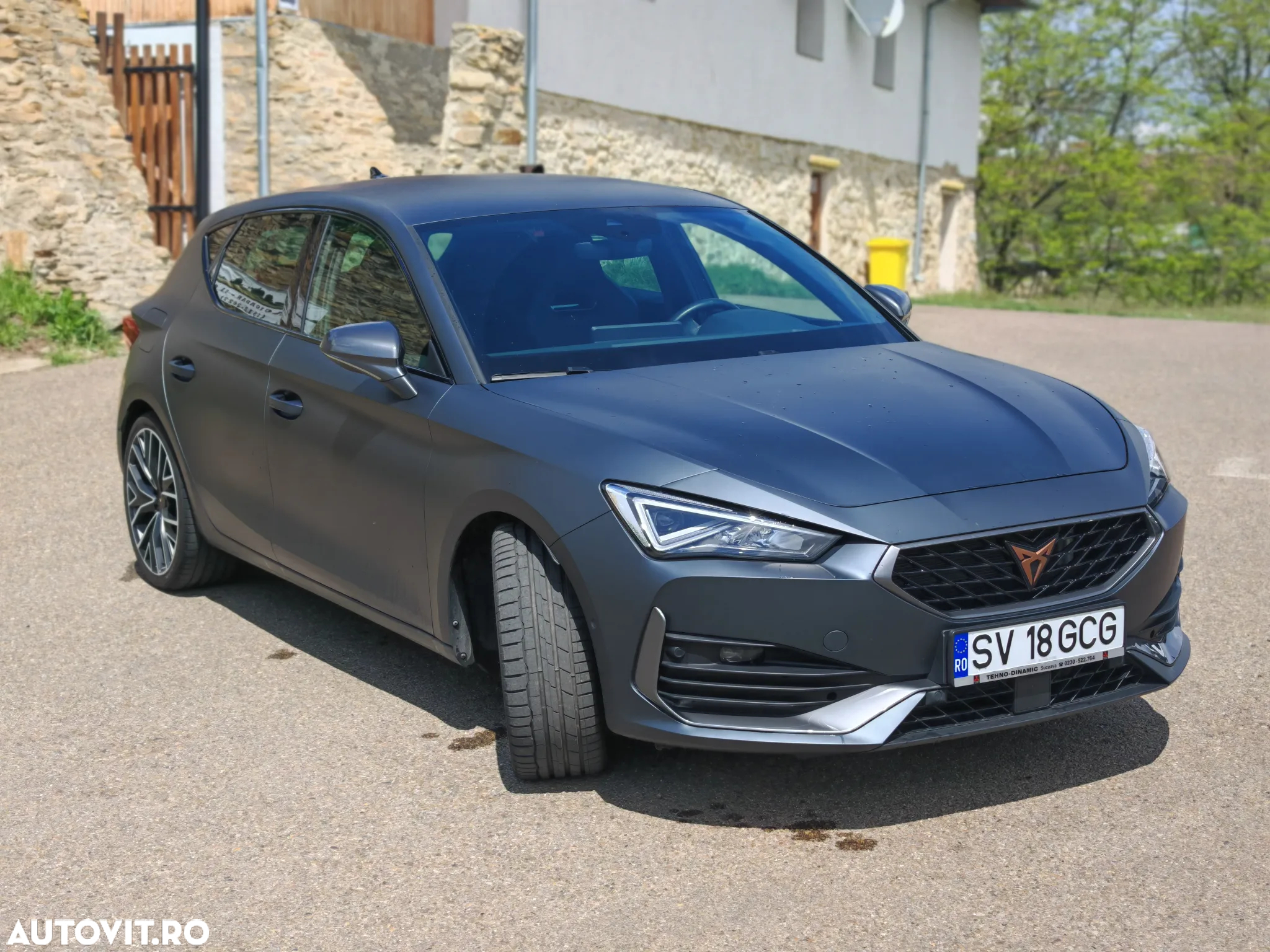Cupra Leon 1.4 e-Hybrid (180 kW System) VZ - 2