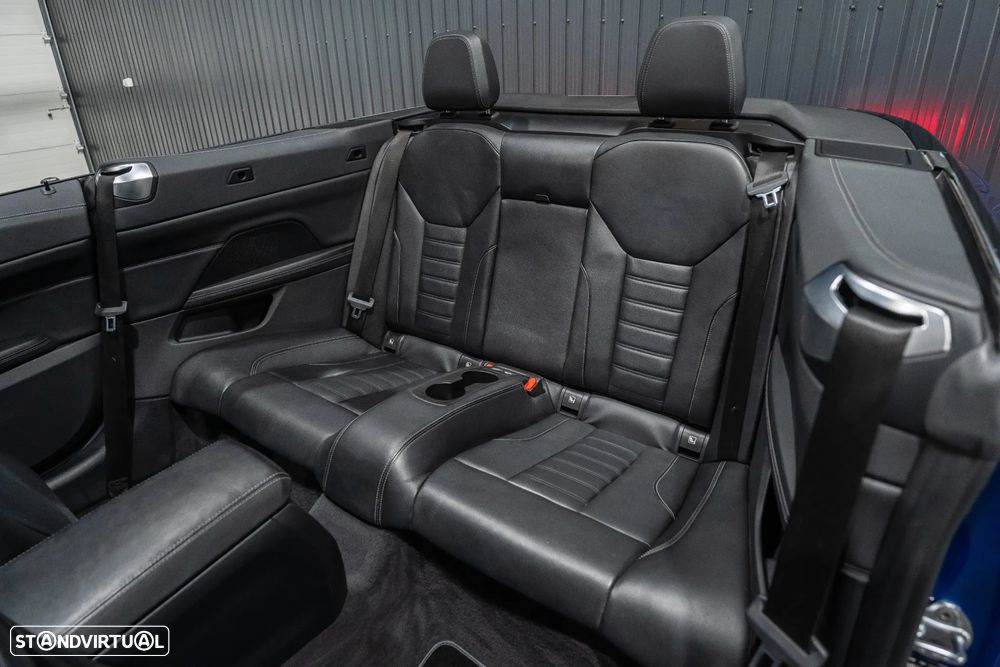 BMW 420 i Pack Desportivo M Auto - 26