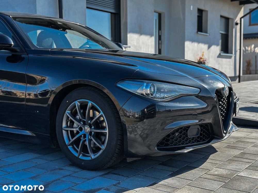 Alfa Romeo Giulia 2.2 D Turbo - 17