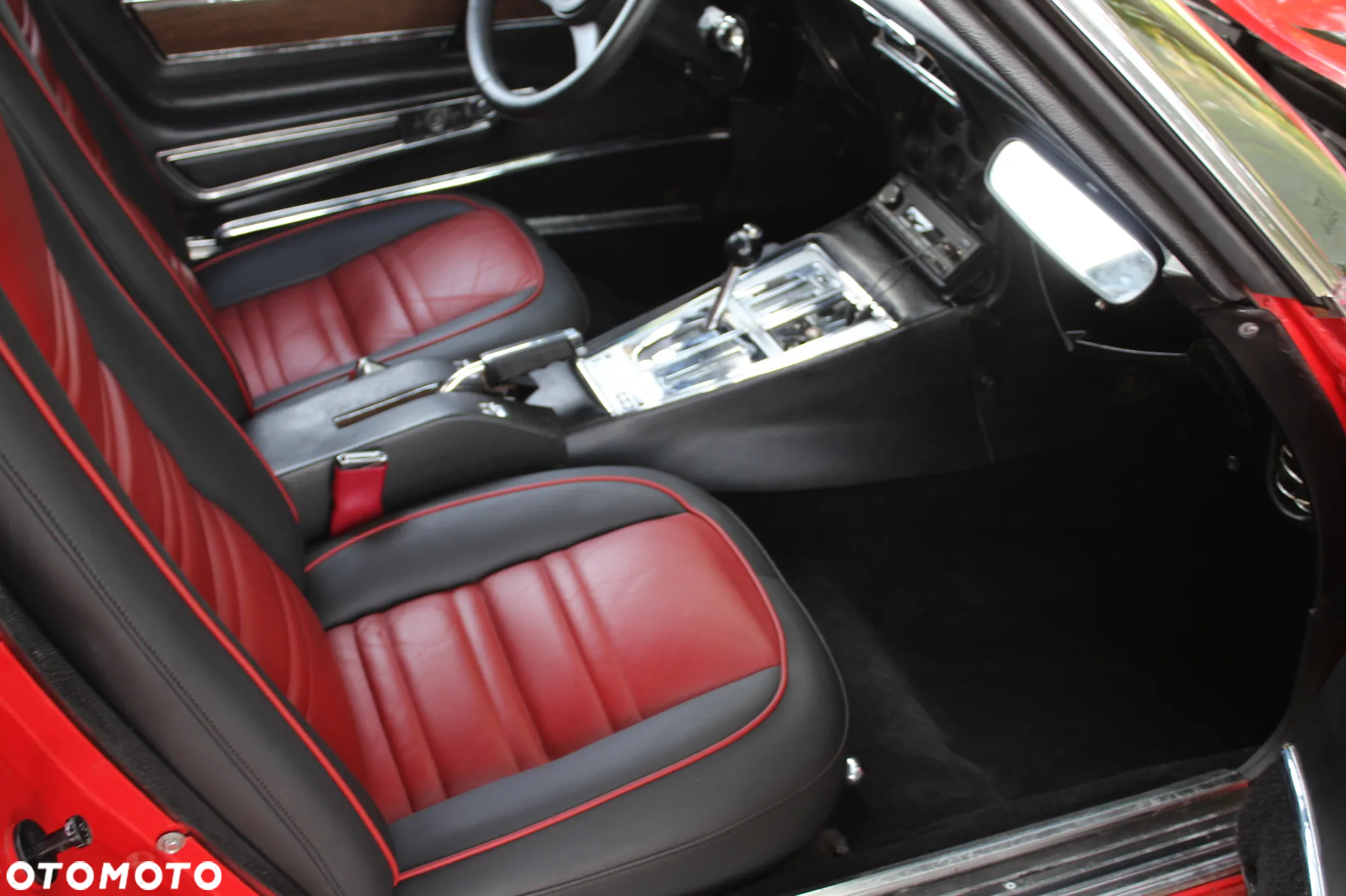 Chevrolet Corvette - 19