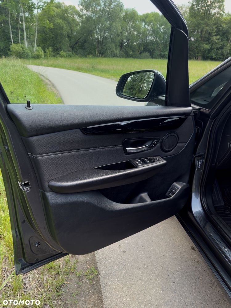 BMW Seria 2 218d Sport-Aut Sport Line - 7