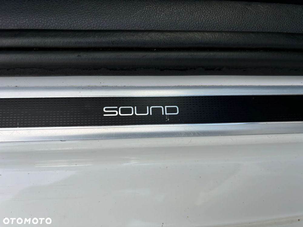 Volkswagen up! sound - 14