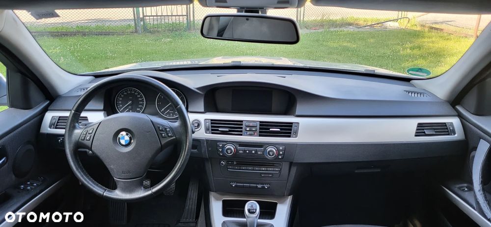 BMW Seria 3 318i - 6