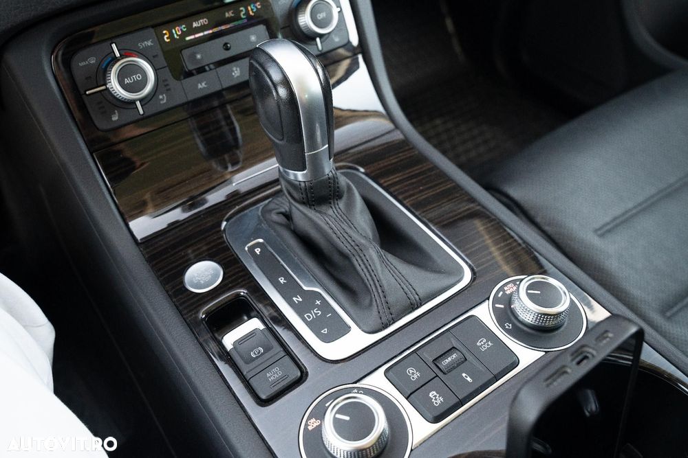 Volkswagen Touareg - 14