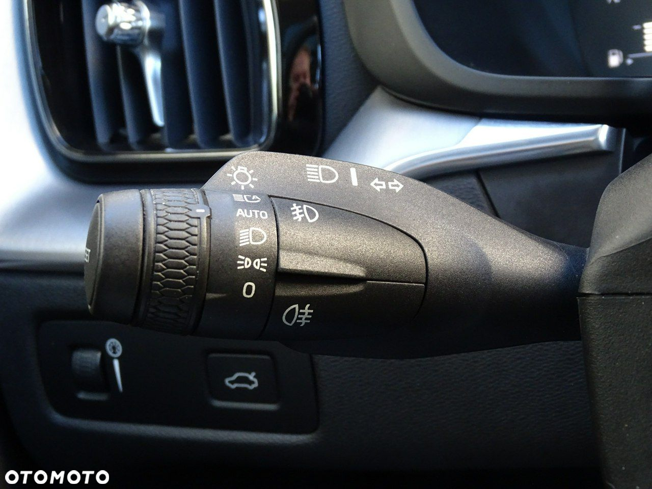 Volvo XC 60 D4 AWD Momentum - 26