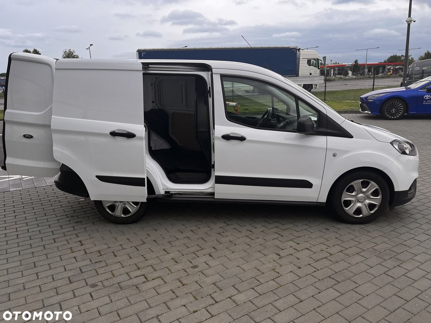 Ford Transit Courier - 6