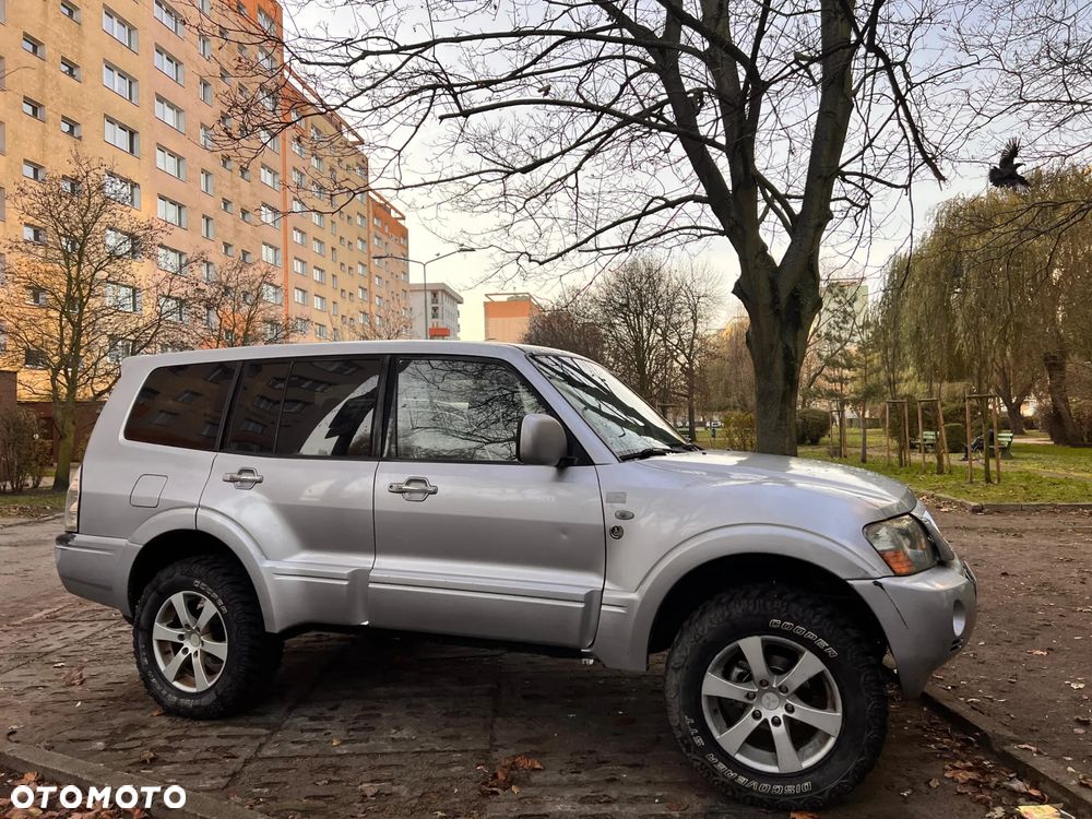 Mitsubishi Pajero 3.2 DID Instyle DAKAR - 2