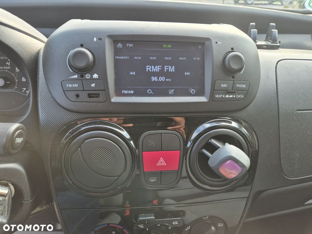 Fiat Qubo 1.4 8V Lounge - 19
