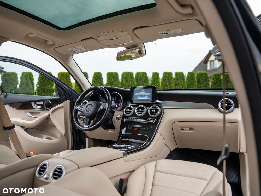 Mercedes-Benz GLC - 27