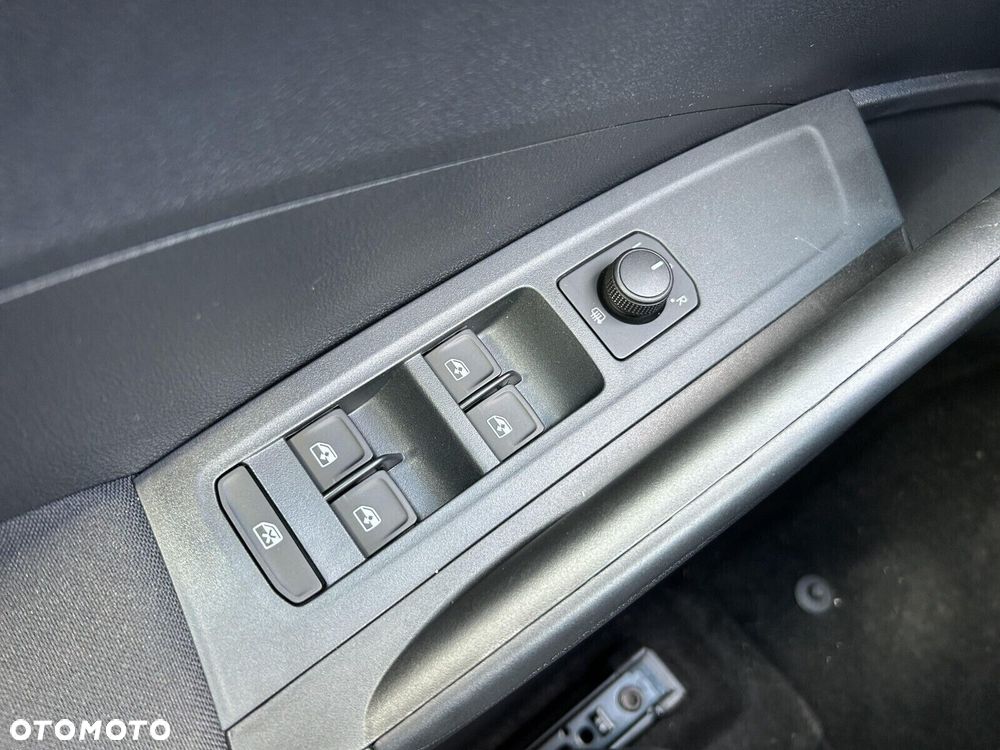 Skoda Fabia - 23