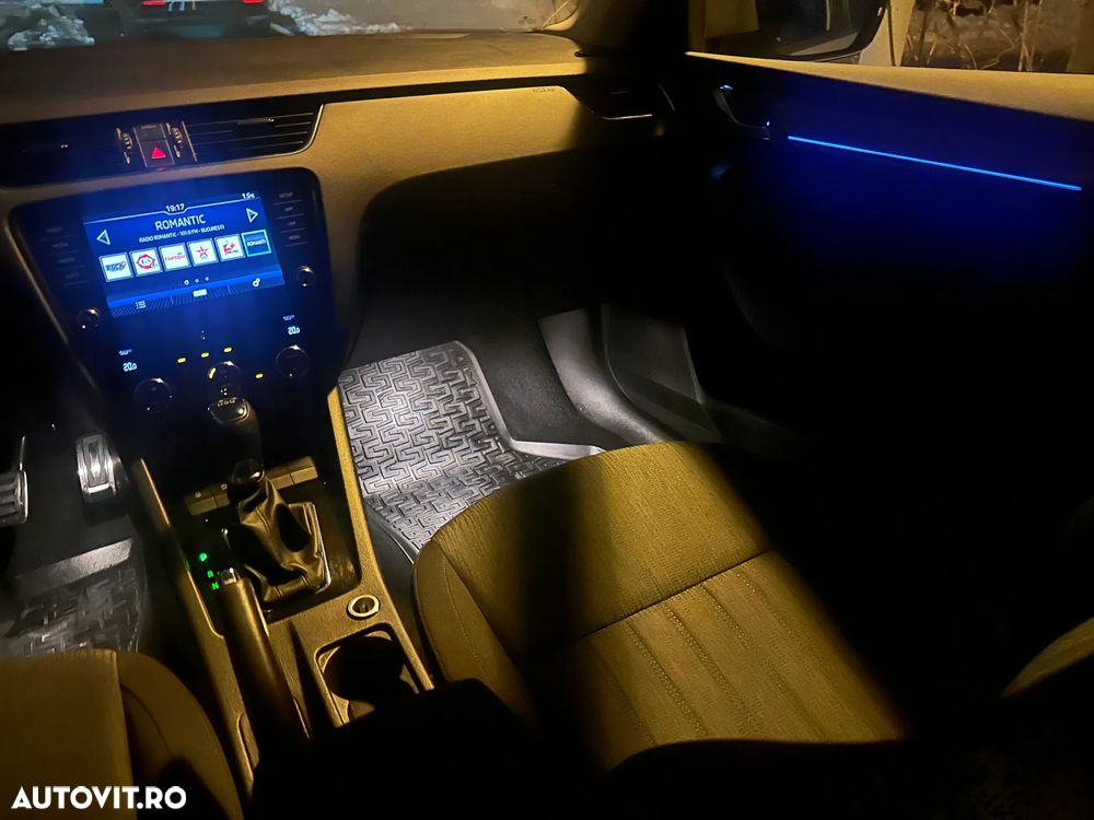 Skoda Octavia 2.0 TDI DSG Ambition - 15