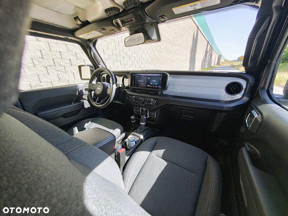 Jeep Wrangler Unlimited GME 2.0 Turbo Sahara - 21