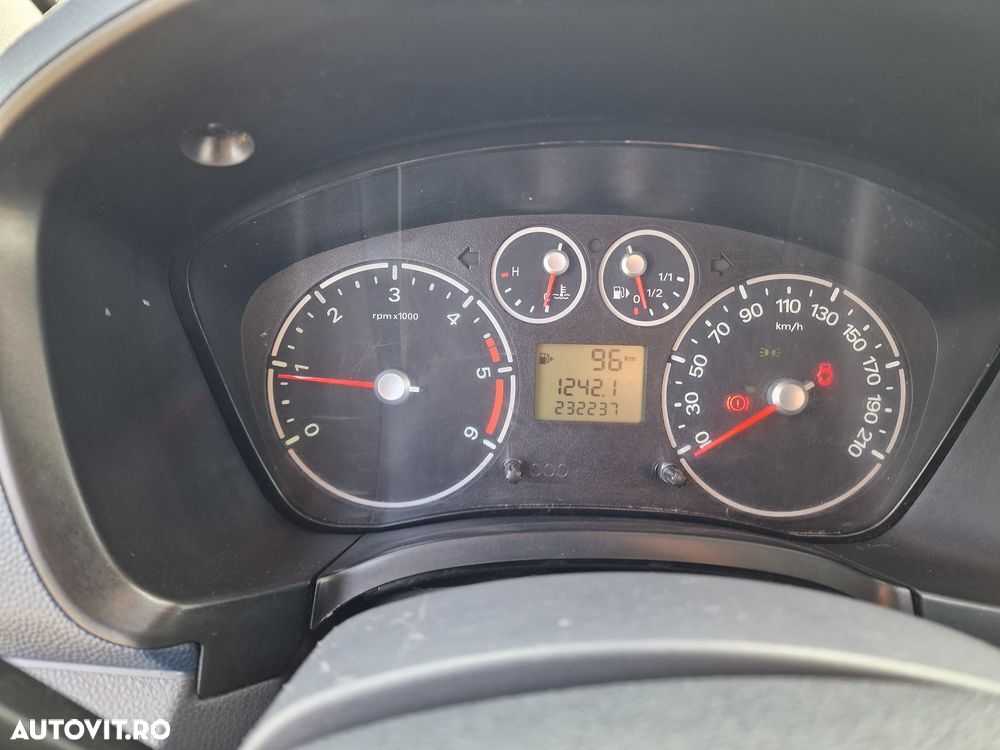 Ford Transit Connect - 8