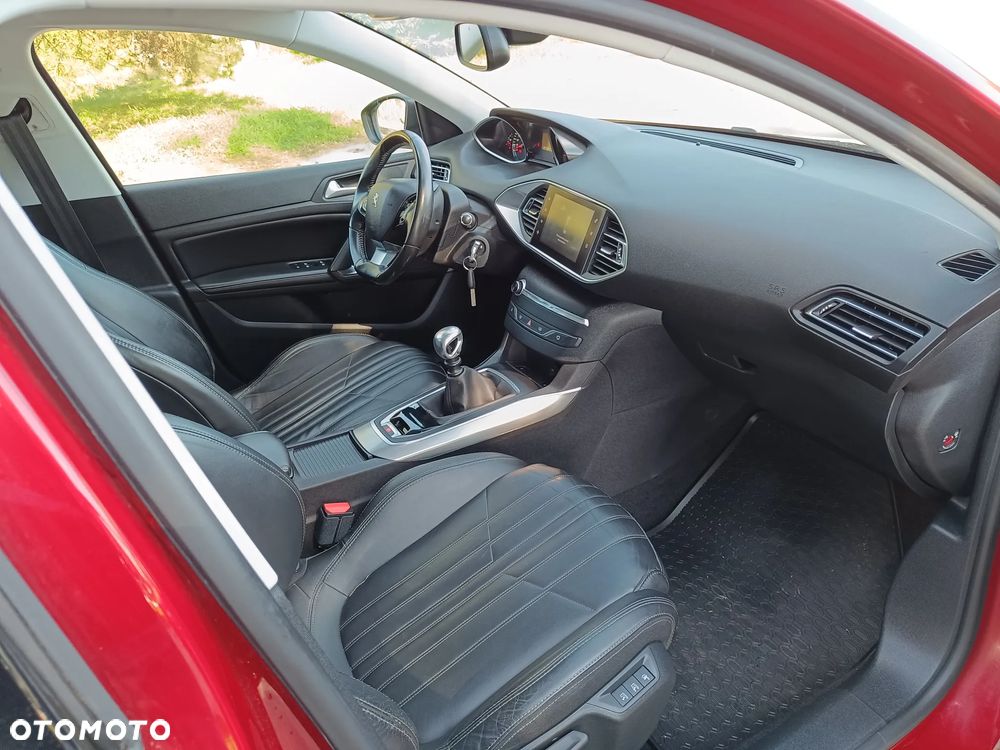Peugeot 308 SW HDi FAP 150 Allure - 11