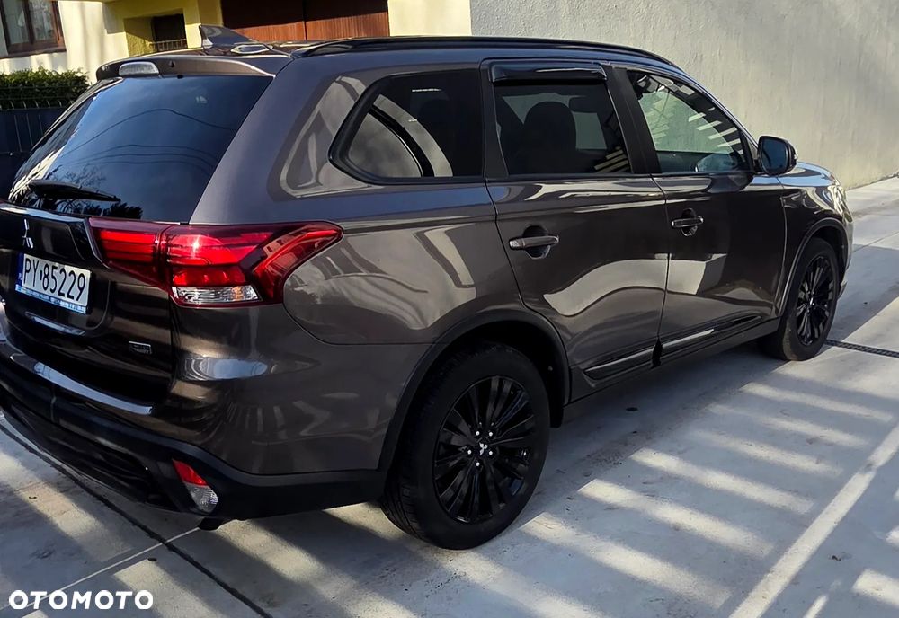 Mitsubishi Outlander - 4