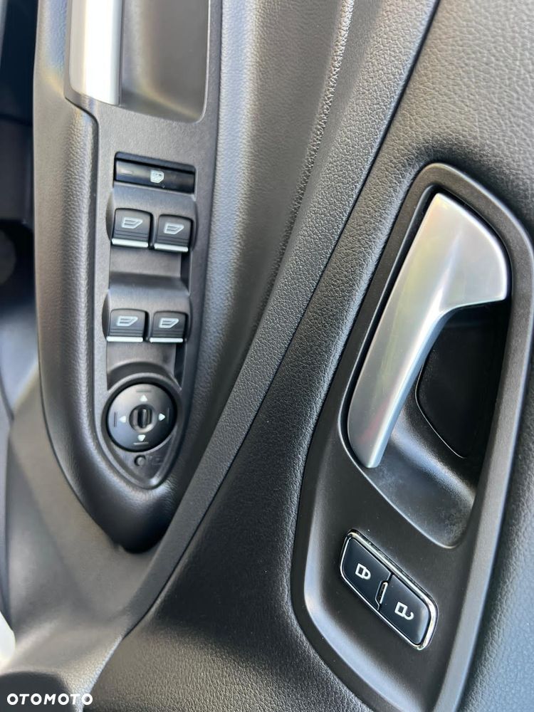 Ford Kuga 1.5 EcoBoost 2x4 Titanium - 12